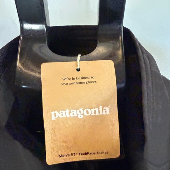Patagonia Black TechFace Jacket R1 - Picture 2 of 7